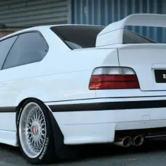 BMW E36 LTW spoiler - popraw wydajność i styl swojego auta