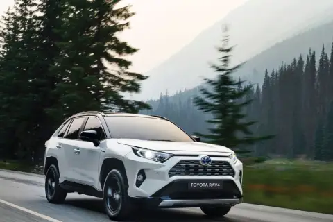 Toyota RAV4 jaki silnik wybrać, aby uniknąć kosztownych błędów?