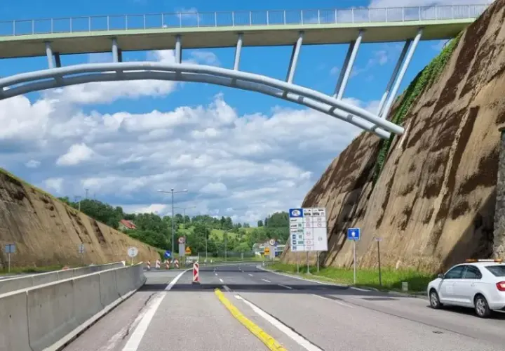 Jakie są prędkości na autostradzie w Polsce? Uniknij mandatów!