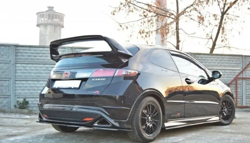 Spoiler Mugen do Civic VIII - idealne dopasowanie i montaż bez problemów