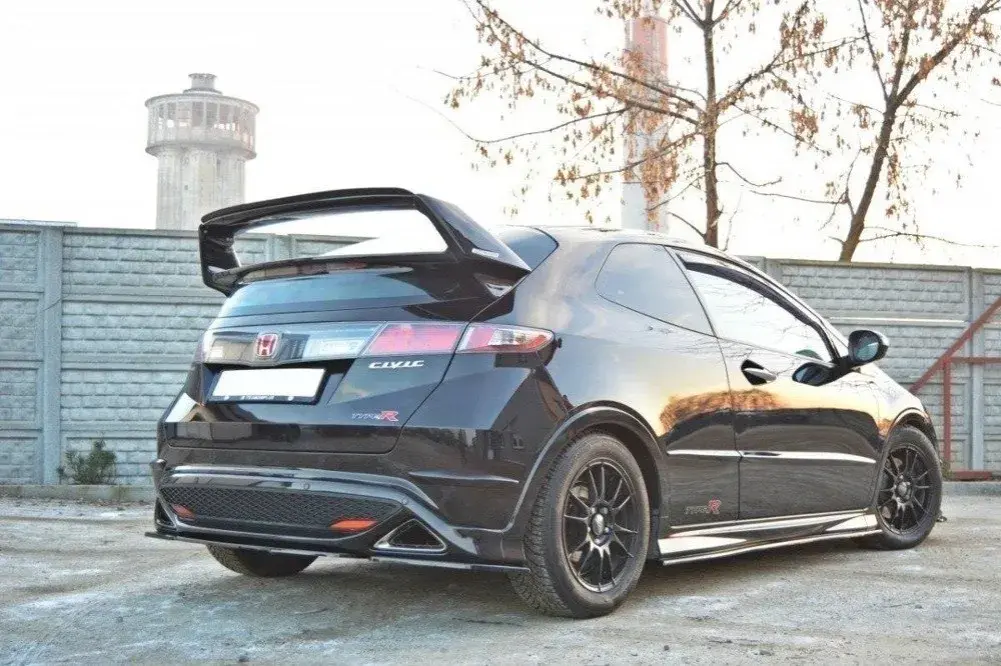 Spoiler Mugen do Civic VIII - idealne dopasowanie i montaż bez problemów